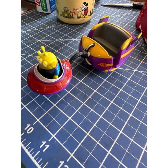 Disney Parks ALIEN SWIRLING SAUCERS rider vehicle toy  20050 - Picture 1 of 1